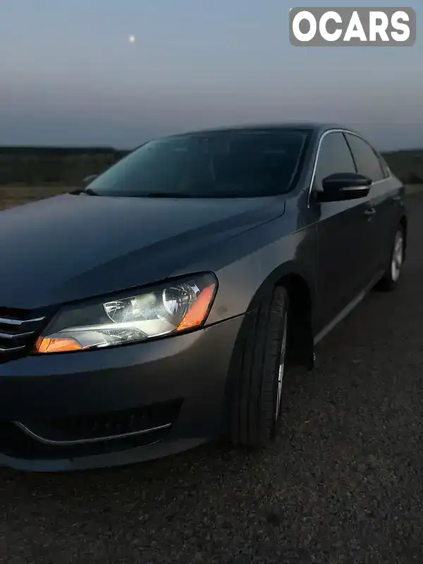 Седан Volkswagen Passat 2013 2.48 л. Автомат обл. Харківська, Валки - Фото 1/9