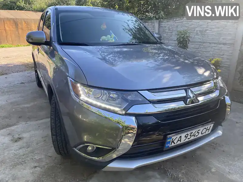 Внедорожник / Кроссовер Mitsubishi Outlander 2018 2.36 л. Вариатор обл. Житомирская, Житомир - Фото 1/21