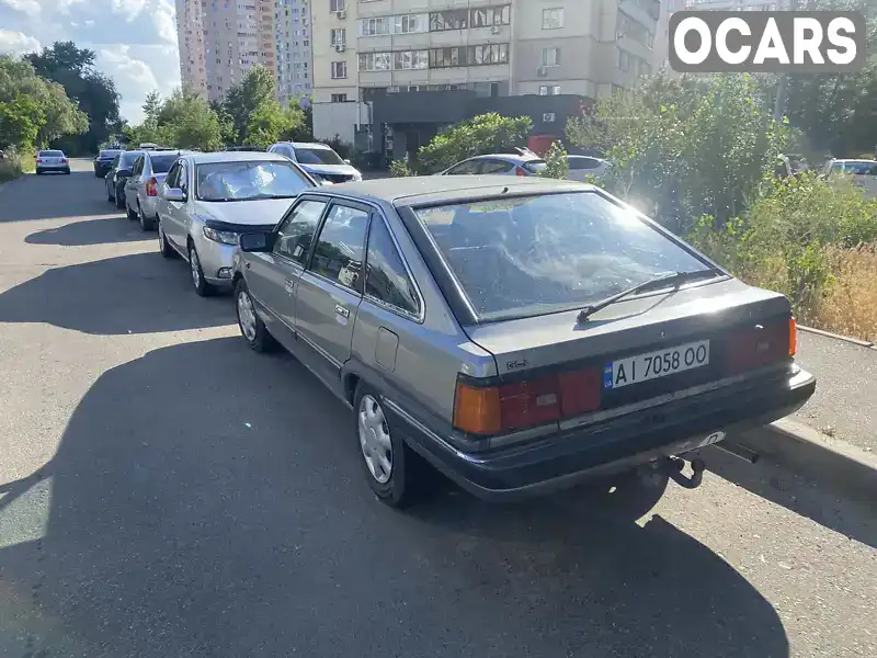 Хетчбек Toyota Camry 1986 2 л. Автомат обл. Київська, Київ - Фото 1/19