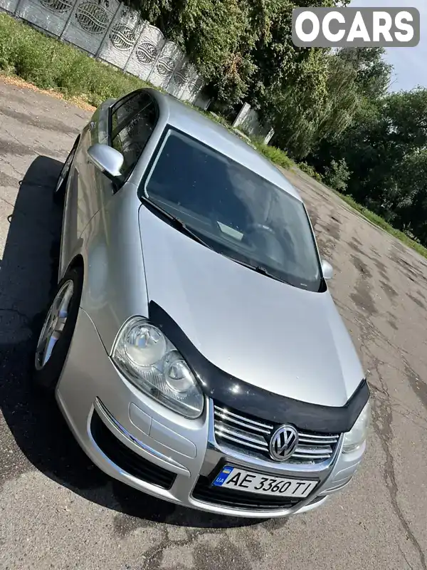 Седан Volkswagen Jetta 2006 1.6 л. Ручна / Механіка обл. Дніпропетровська, Солоне - Фото 1/10