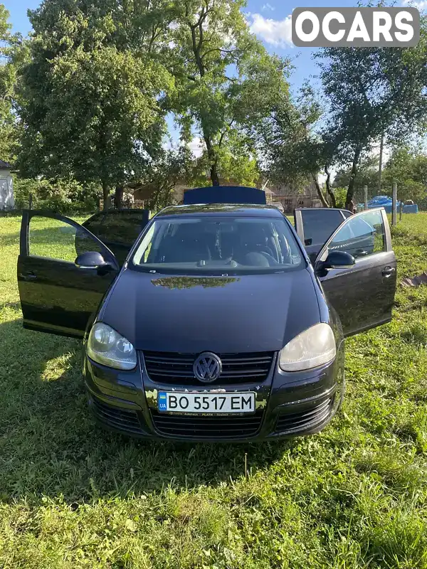 Седан Volkswagen Jetta 2005 1.6 л. Ручна / Механіка обл. Тернопільська, Збараж - Фото 1/13