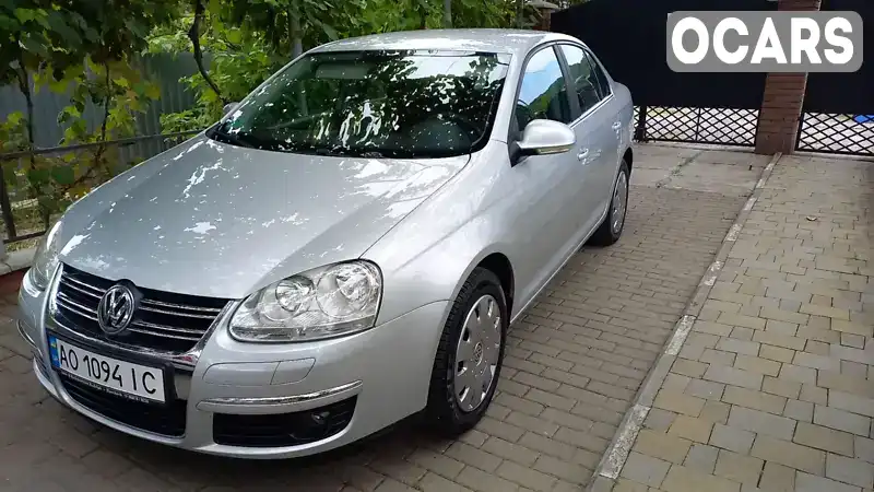 Седан Volkswagen Jetta 2006 1.6 л. Ручна / Механіка обл. Закарпатська, Мукачево - Фото 1/21