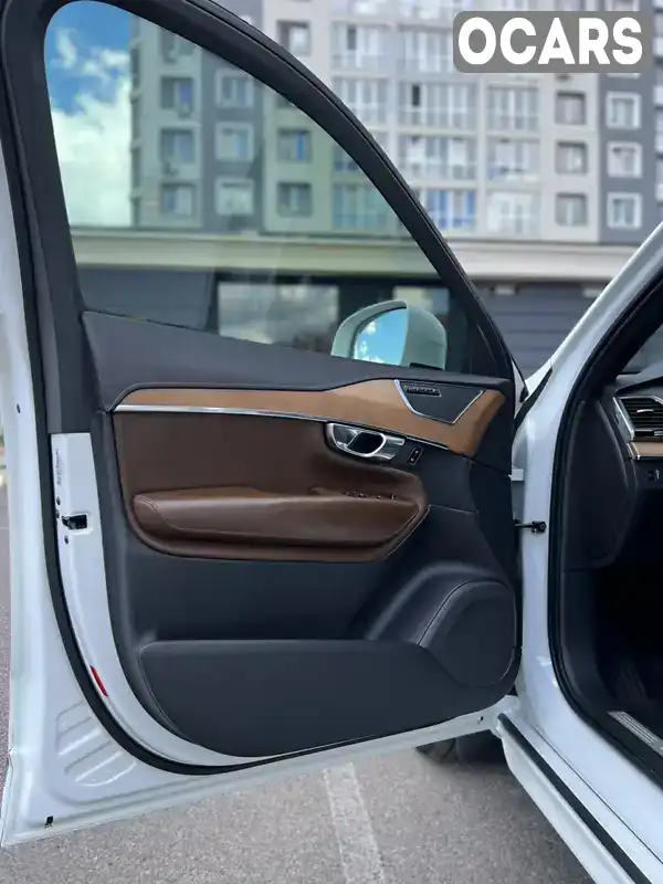 YV1LC68BCJ1319696 Volvo XC90 2017 Внедорожник / Кроссовер 1.97 л. Фото 4