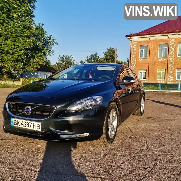 Хэтчбек Volvo V40 2015 1.56 л. Ручная / Механика обл. Ровенская, Ровно - Фото 1/18