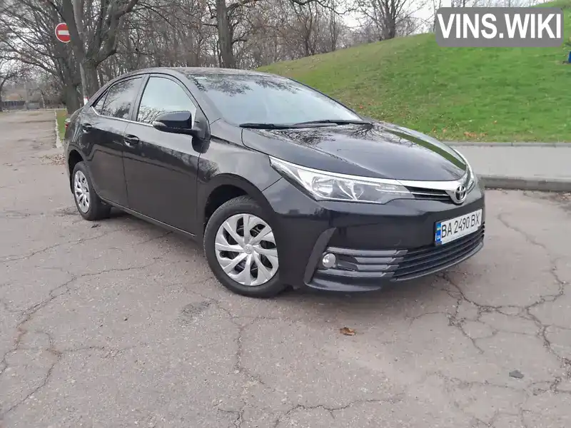 Седан Toyota Corolla 2017 1.6 л. Автомат обл. Кіровоградська, Кропивницький (Кіровоград) - Фото 1/18