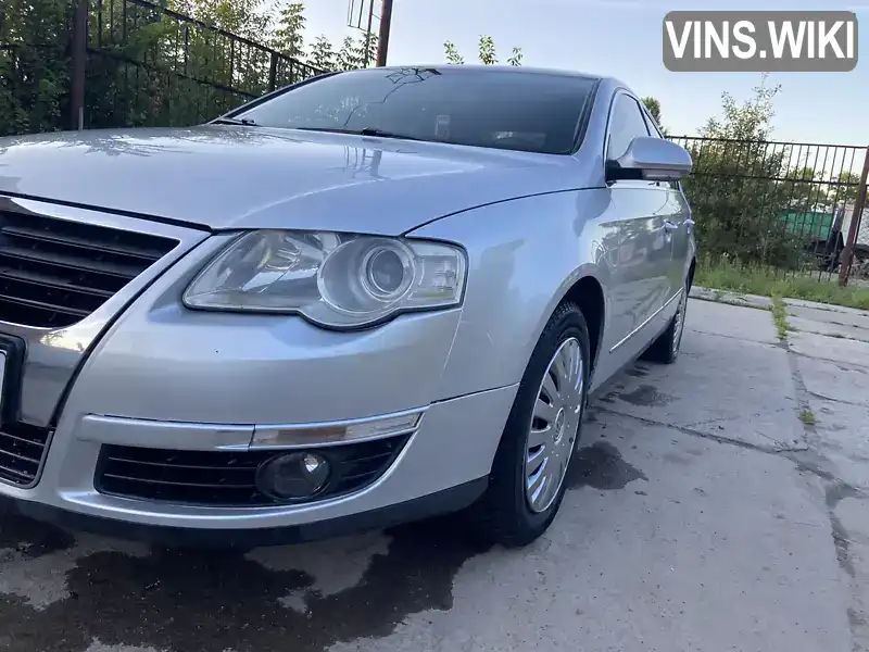 Седан Volkswagen Passat 2005 2 л. Ручна / Механіка обл. Вінницька, Хмільник - Фото 1/18