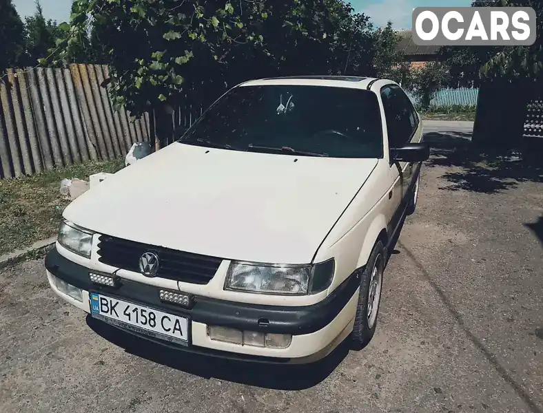 Седан Volkswagen Passat 1990 1.9 л. Ручна / Механіка обл. Рівненська, Радивилів - Фото 1/17