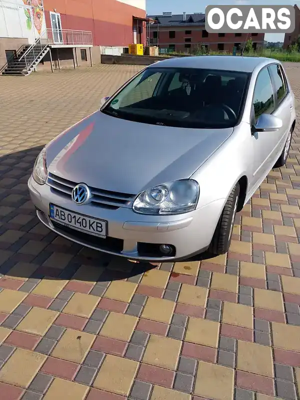 Хетчбек Volkswagen Golf 2005 1.6 л. Ручна / Механіка обл. Вінницька, Гайсин - Фото 1/17