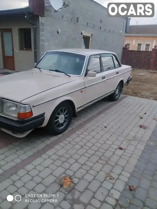 Седан Volvo 240 1984 2.32 л. Ручна / Механіка обл. Харківська, Харків - Фото 1/6