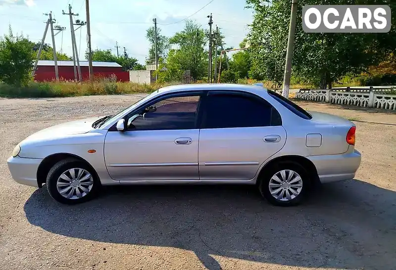 Седан Kia Sephia 2003 1.6 л. Ручна / Механіка обл. Дніпропетровська, Синельникове - Фото 1/13