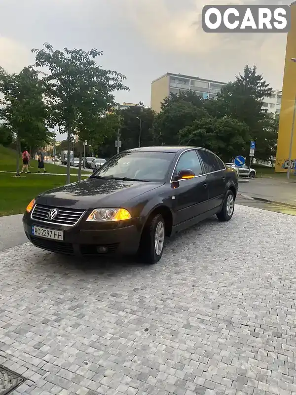 Седан Volkswagen Passat 2004 1.9 л. Ручна / Механіка обл. Закарпатська, location.city.kalyny - Фото 1/12