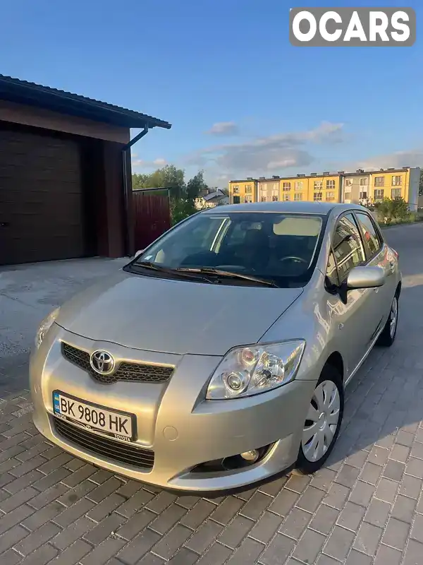 Хетчбек Toyota Auris 2007 2 л. Ручна / Механіка обл. Рівненська, Рівне - Фото 1/5