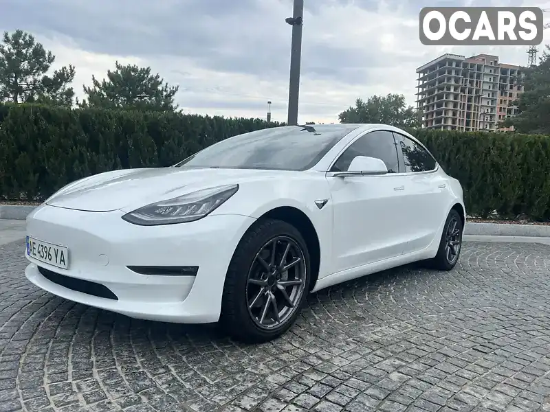 5YJ3E1EA0LF657554 Tesla Model 3 2020 Седан  Фото 2