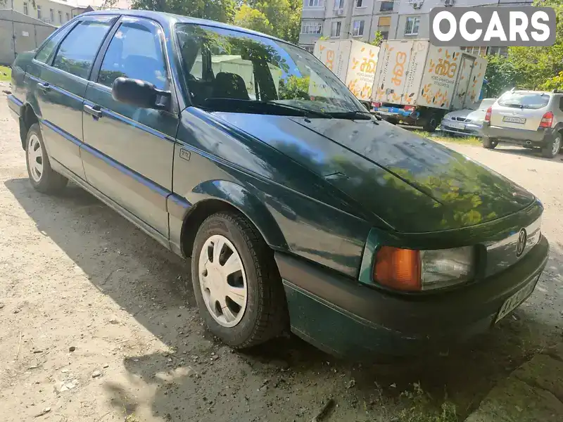 WVWZZZ31ZJE002776 Volkswagen Passat 1988 Седан  Фото 1