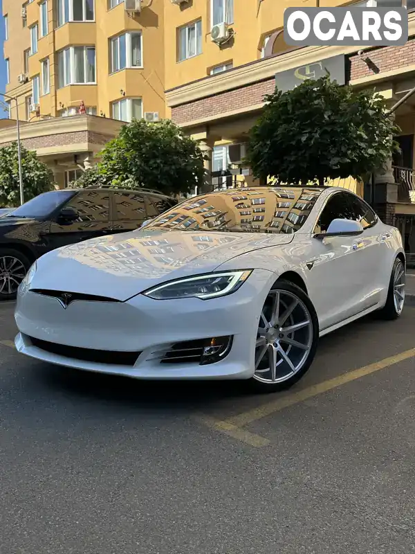 Лифтбек Tesla Model S 2020 null_content л. обл. Киевская, Киев - Фото 1/21