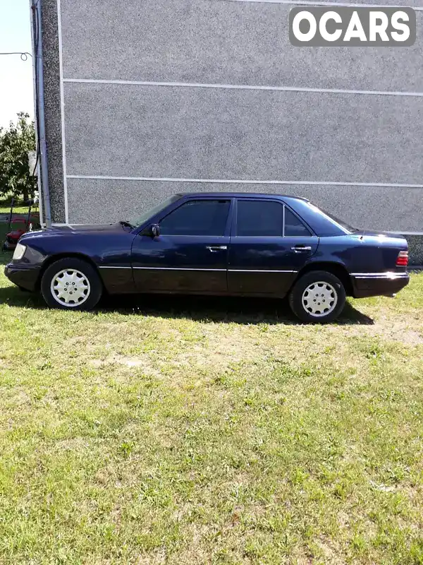 Седан Mercedes-Benz E-Class 1995 2.5 л. Автомат обл. Чернівецька, Вижниця - Фото 1/19