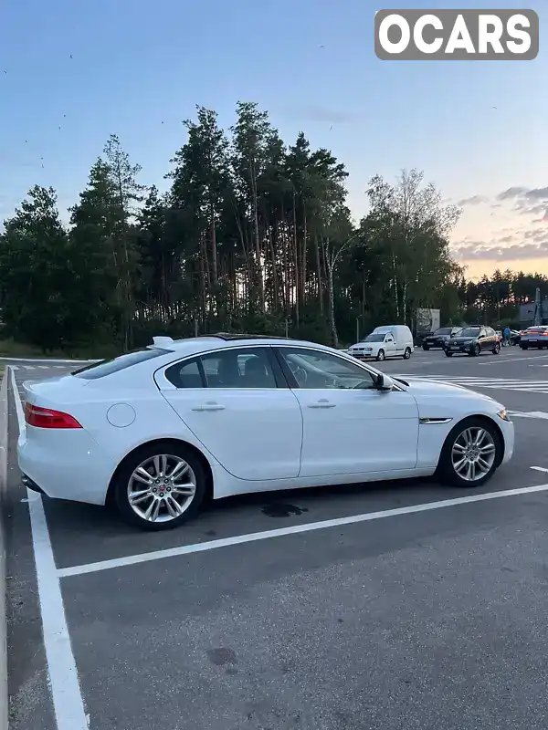 SAJAR4FX0KCP52077 Jaguar XE 2019 Седан 2 л. Фото 8