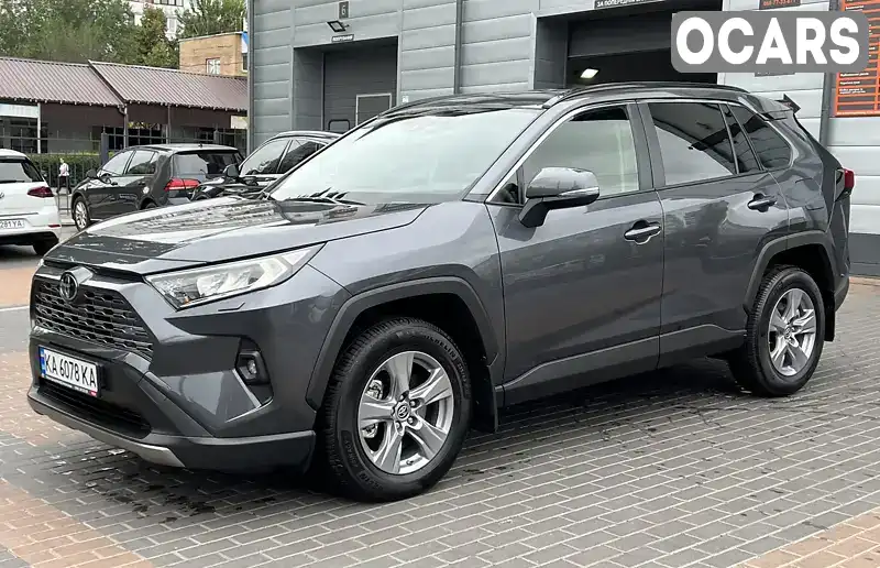 Позашляховик / Кросовер Toyota RAV4 2023 1.99 л. Автомат обл. Київська, Біла Церква - Фото 1/21