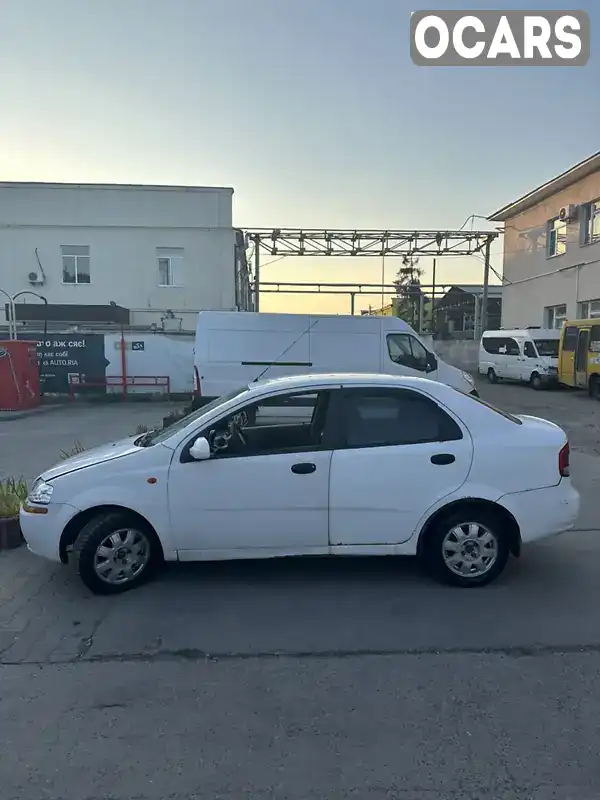 Y6DSA69YE5B381237 Chevrolet Aveo 2005 Седан 1.5 л. Фото 2