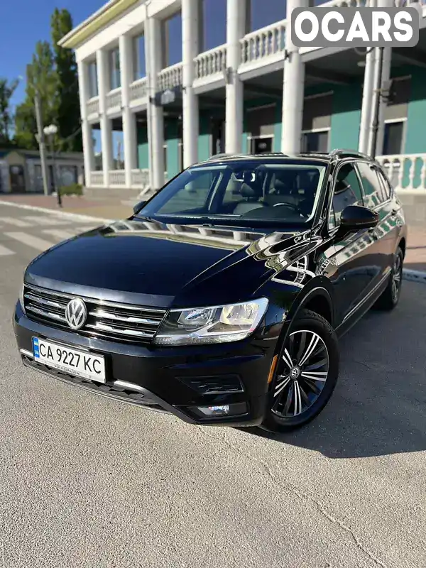 3VV3B7AX7JM001268 Volkswagen Tiguan 2017 Внедорожник / Кроссовер 1.98 л. Фото 1