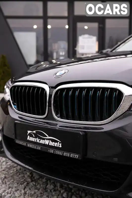 WBAJA9C54KB253842 BMW 5 Series 2018 Седан 2 л. Фото 3