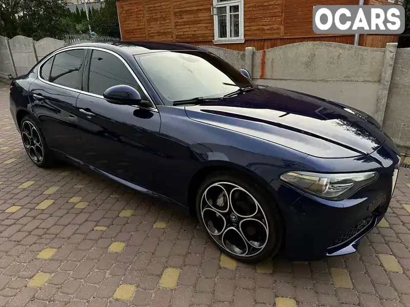 Седан Alfa Romeo Giulia 2018 2 л. Автомат обл. Рівненська, Рівне - Фото 1/17