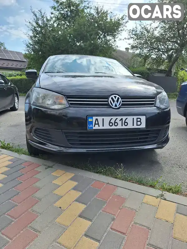 Седан Volkswagen Polo 2011 1.6 л. Автомат обл. Київська, Бориспіль - Фото 1/16