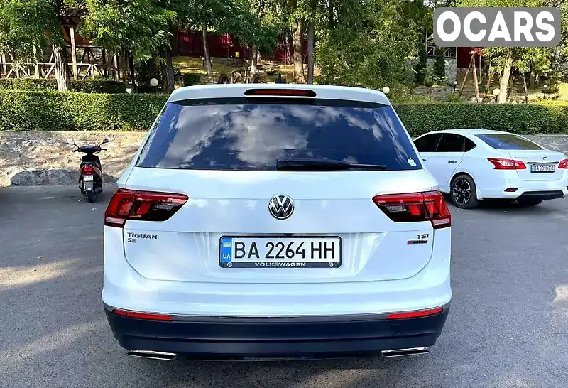 3VV2B7AX7JM042477 Volkswagen Tiguan 2017 Внедорожник / Кроссовер 2 л. Фото 9