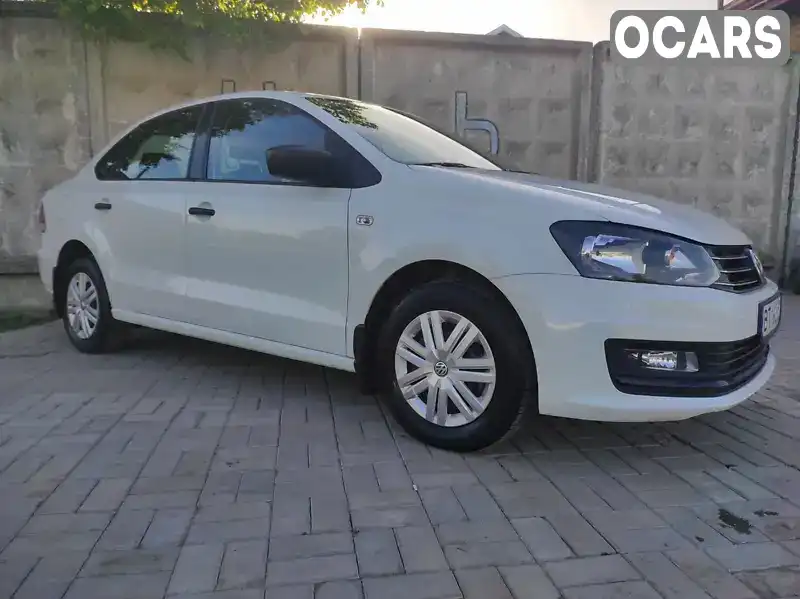 Седан Volkswagen Polo 2016 1.6 л. Ручна / Механіка обл. Хмельницька, Кам'янець-Подільський - Фото 1/21