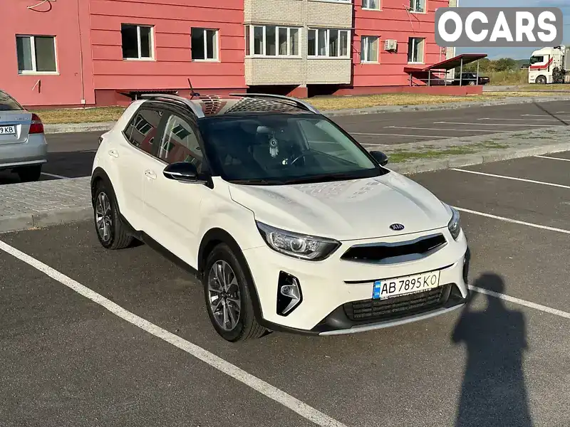 Позашляховик / Кросовер Kia Stonic 2021 1.37 л. Автомат обл. Вінницька, Вінниця - Фото 1/21