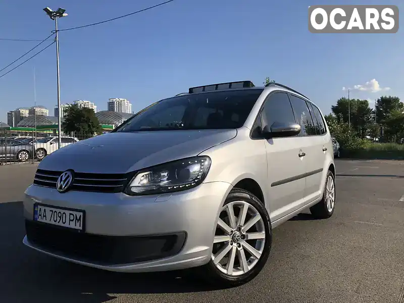 Минивэн Volkswagen Touran 2015 1.6 л. Автомат обл. Киевская, Киев - Фото 1/21