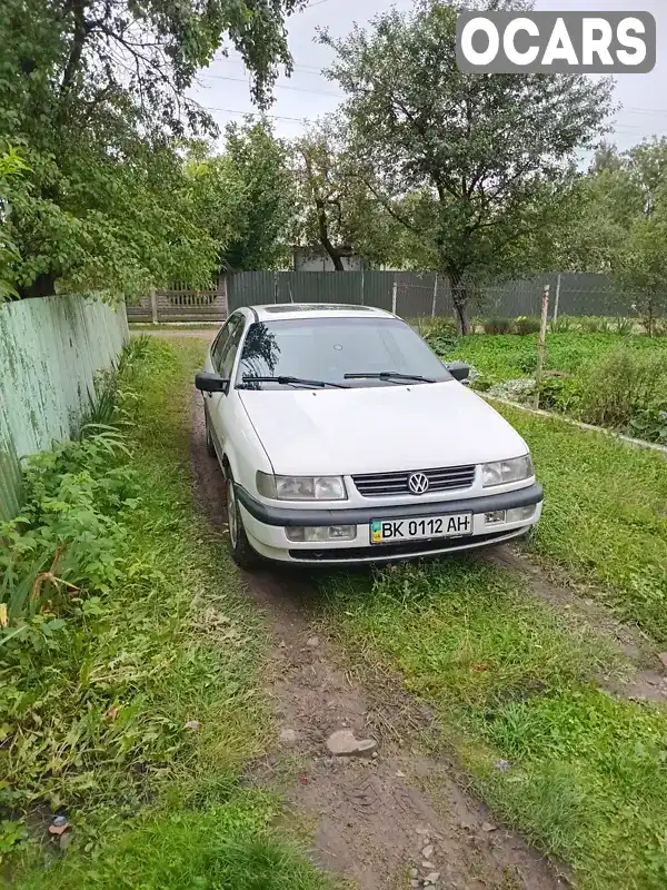 Седан Volkswagen Passat 1994 1.78 л. Ручная / Механика обл. Львовская, Каменка-Бугская - Фото 1/6