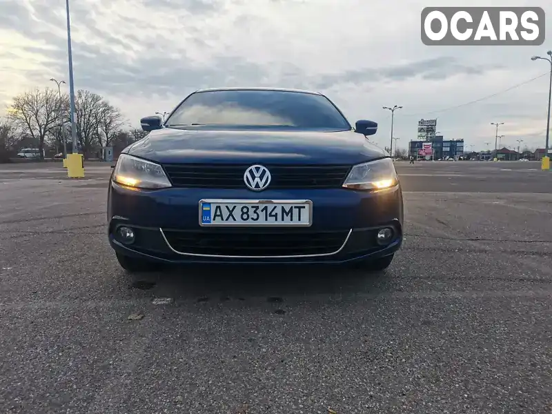 Седан Volkswagen Jetta 2012 2.48 л. Автомат обл. Херсонська, Херсон - Фото 1/16