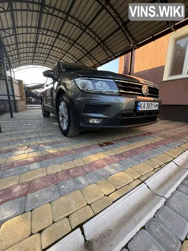 WVGZZZ5NZJW942989 Volkswagen Tiguan 2018 Позашляховик / Кросовер 1.97 л. Фото 2