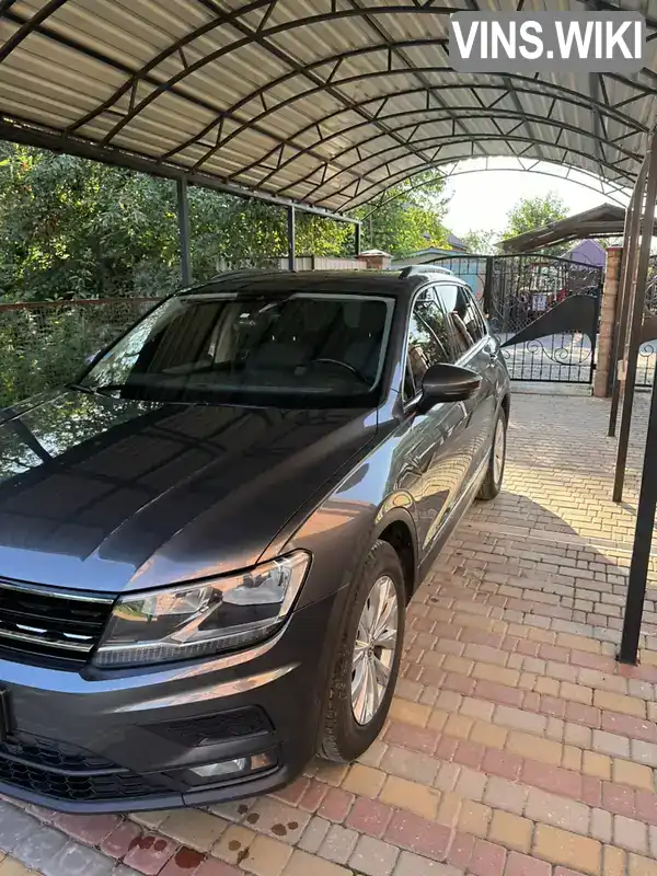 WVGZZZ5NZJW942989 Volkswagen Tiguan 2018 Внедорожник / Кроссовер 1.97 л. Фото 4