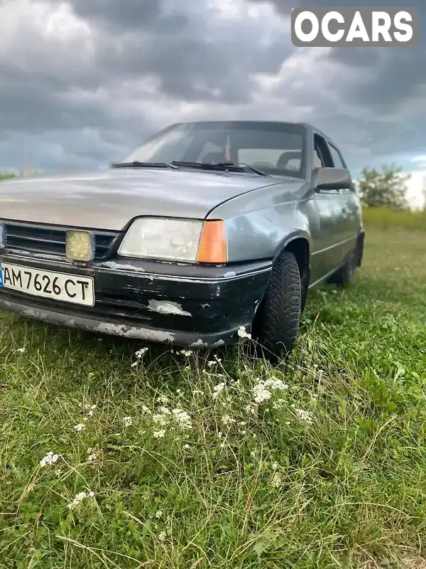 Седан Opel Kadett 1988 1.3 л. Ручная / Механика обл. Житомирская, Житомир - Фото 1/9