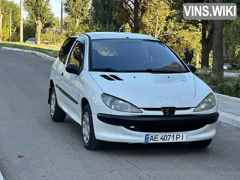 Хетчбек Peugeot 206 2003 1.87 л. Ручна / Механіка обл. Дніпропетровська, Дніпро (Дніпропетровськ) - Фото 1/14