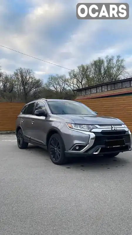 Позашляховик / Кросовер Mitsubishi Outlander 2020 2.36 л. Варіатор обл. Чернігівська, Чернігів - Фото 1/20