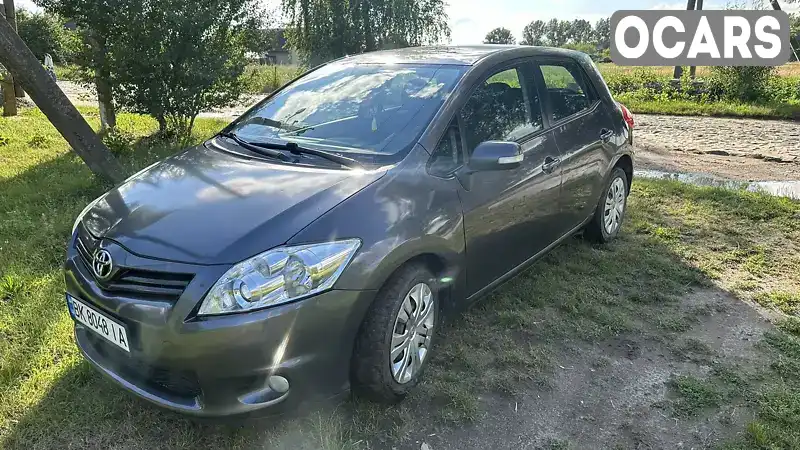 Хетчбек Toyota Auris 2010 1.4 л. Ручна / Механіка обл. Рівненська, Острог - Фото 1/11