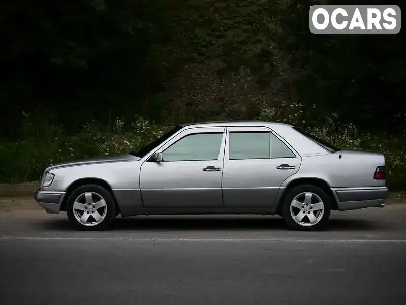 Седан Mercedes-Benz E-Class 1995 2.5 л. Ручна / Механіка обл. Чернівецька, Вижниця - Фото 1/13