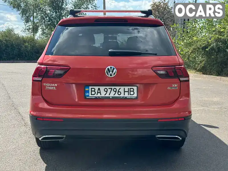 3VV0B7AX5JM163662 Volkswagen Tiguan 2018 Позашляховик / Кросовер 1.98 л. Фото 5