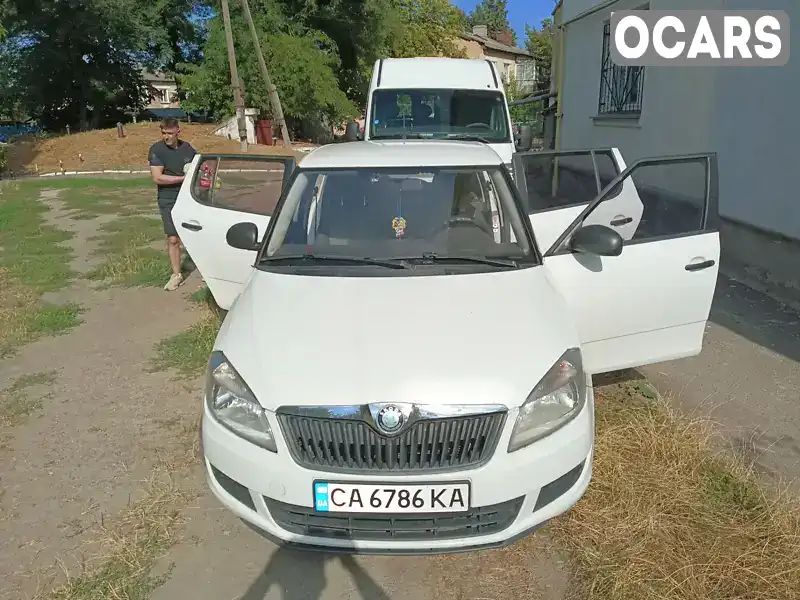 Хетчбек Skoda Fabia 2012 1.2 л. Ручна / Механіка обл. Черкаська, Сміла - Фото 1/9