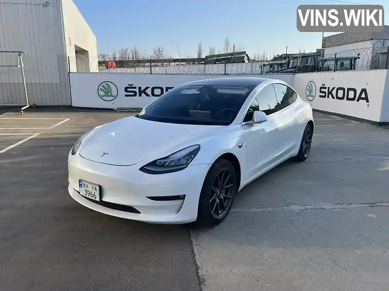 Седан Tesla Model 3 2020 null_content л. обл. Миколаївська, Миколаїв - Фото 1/21