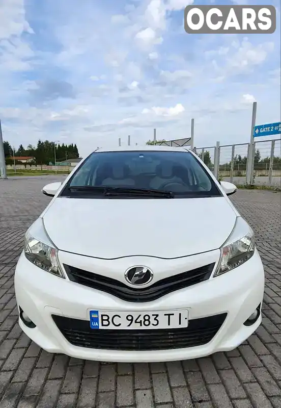 Хэтчбек Toyota Vitz 2012 1 л. Автомат обл. Львовская, Львов - Фото 1/21