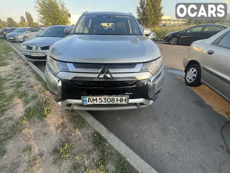 Позашляховик / Кросовер Mitsubishi Outlander 2020 2.36 л. Варіатор обл. Київська, Київ - Фото 1/21