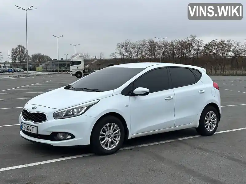 Хетчбек Kia Ceed 2013 1.6 л. Ручна / Механіка обл. Дніпропетровська, Дніпро (Дніпропетровськ) - Фото 1/9