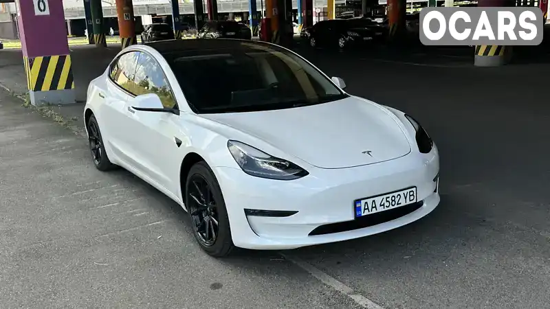 5YJ3E1EB4NF199271 Tesla Model 3 2022 Седан  Фото 1