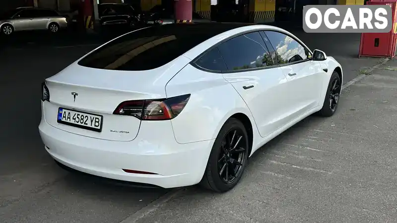 5YJ3E1EB4NF199271 Tesla Model 3 2022 Седан  Фото 2