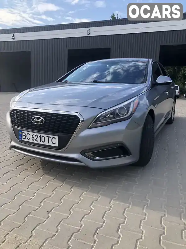 Седан Hyundai Sonata 2015 2 л. Автомат обл. Львівська, Львів - Фото 1/21