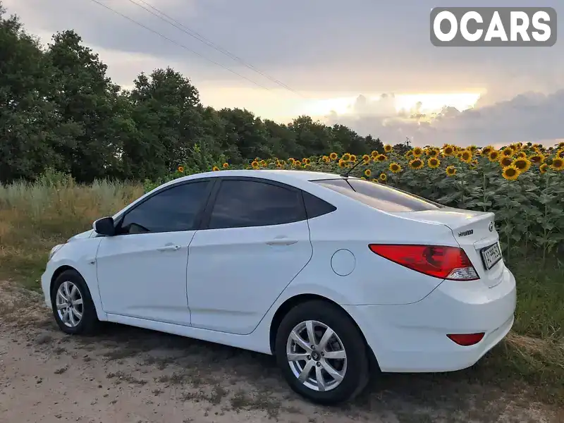 Седан Hyundai Accent 2013 1.4 л. Ручная / Механика обл. Киевская, Калиновка - Фото 1/22